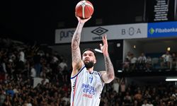 Anadolu Efes seride öne geçti