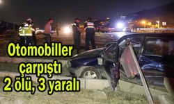 Otomobiller çarpıştı 2 ölü, 3 yaralı