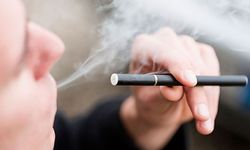 3 yıl elektronik sigara kullanan genç, "patlamış mısır" hastalığına yakalandı