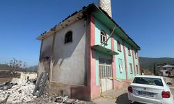 Caminin dışı yandı içi sağlam kaldı