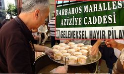Çanakkale’de mahalleliden vatandaşlara aşure ikramı (Video)