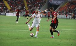 Şampiyon 3 puanla başladı