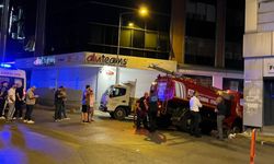 5 katlı iş merkezinin çatısında yangın çıktı
