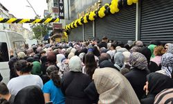 Mağaza açılışında 'indirim' izdihamı
