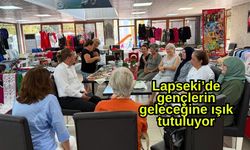 Lapseki’de gençlerin geleceğine ışık tutuluyor