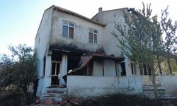 Orman yangınında; 7 ev yandı, 2 bin 700 kişi tahliye edildi, 15 kişi yaralandı