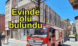 Evinde ölü bulundu
