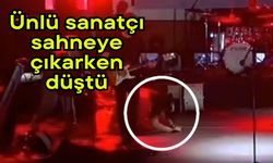 Ünlü sanatçı sahneye çıkarken düştü (Video)