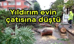 Yıldırım evin çatısına düştü (Video)