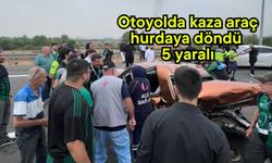 Otoyolda kaza, araç hurdaya döndü: 5 yaralı (Video)