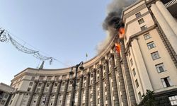 Kiev’de hükümet binası vuruldu