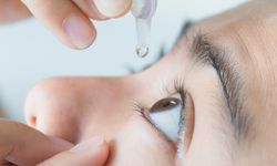 Çocuklara göz damlasını doğru damlatmak için öneriler