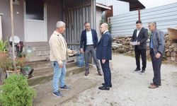 Çan'da evi yanan aileyi ziyaret etti
