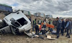 Çöp kamyonu şarampole uçtu, 3 işçi yaralandı