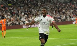 Beşiktaş taraftarıyla kazanıyor