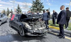 Anahtar Parti konvoyunda trafik kazası