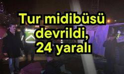 Tur midibüsü devrildi, 24 yaralı