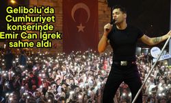 Gelibolu’da Cumhuriyet konserinde Emir Can İğrek sahne aldı