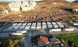 Depremin yaralarını sarmaya çalışan Sındırgı'ya konteyner kent