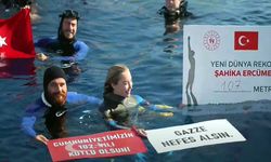 Çanakkaleli Şahika Ercümen ’Cumhuriyet’ ve ’Gazze’ için dünya rekoru kırdı