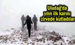 Uludağ'da yılın ilk karını zirvede kutladılar (Video)