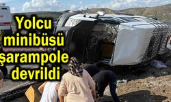 Yolcu minibüsü şarampole devrildi