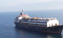 Çanakkale Boğazı'nı geçen gemi hakkında uzmanlardan "acil tehdit" uyarısı