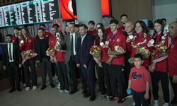 Dünya şampiyonu Taekwondo Milli Takımı, Türkiye’ye döndü