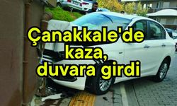 Çanakkale'de kaza, duvara girdi