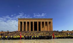 Fenerbahçeli taraftarlar, Anıtkabir’i ziyaret etti
