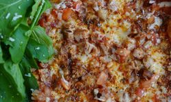 Balıkesir'den dünyaya yeni lezzet: Kokoreçli pizza (Video)