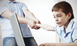 Aşırı ekran kullanımı saldırgan davranışlar ve dikkat eksikliğine yolaçabiliyor