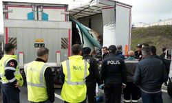 Araçta sıkışarak hayatını kaybetti (Video)