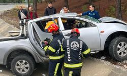 Yoldan çıkan araç ağaca çarptı; 1 ölü, 1 yaralı