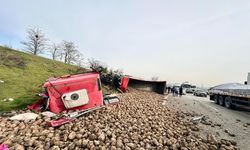 Tır kazasında ölü ve yaralılar var