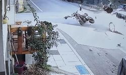 Motosiklet sürücüsünün hayatını kaybettiği feci kaza kamerada (Video)