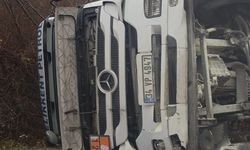 Petrol tankeri devrildi