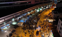 Fenerbahçeli taraftarlar Sadettin Saran'a destek için stat önünde toplandı