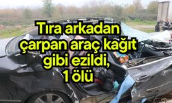 Tıra arkadan çarpan araç kağıt gibi ezildi, 1 ölü (Video)