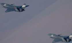 Bayraktar KIZILELMA’dan akıllı filo otonomisi ile kol uçuşu