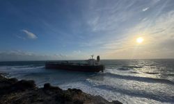 Çanakkale'de karaya oturan tanker 12 gün sonra kurtarıldı (Video)