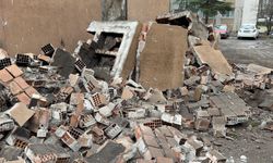 Facianın eşiğinden dönüldü: Apartman bacası çöktü