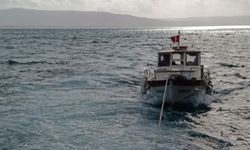 Çanakkale Boğazı’nda sürüklenen tekne kurtarıldı