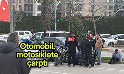 Otomobil, motosiklete çarptı