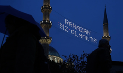 Ramazan ayının müjdecisi mahyalar yanmaya başladı