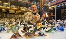 25 yıldır camlara üfleyerek şekil veriyor