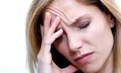 Geçmeyen Baş Ağrısı Beyin Tümörü Habercisi Olabilir mi?