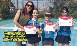 Çanakkale’de küçük raketler kortta ter döktü