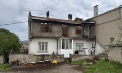 Çanakkale'de baca yangını çatıyı küle çevirdi (Video)