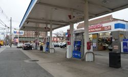 ABD'de ortalama benzin fiyatı 2022'den bu yana ilk kez 4 doların üzerinde